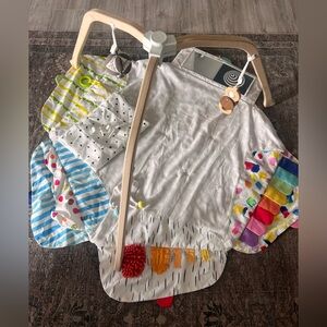 Lovevery baby play gym/play mat Montessori